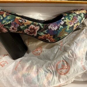 Bella Vita Multicolor Floral Women's Heels size 8WW. $45
